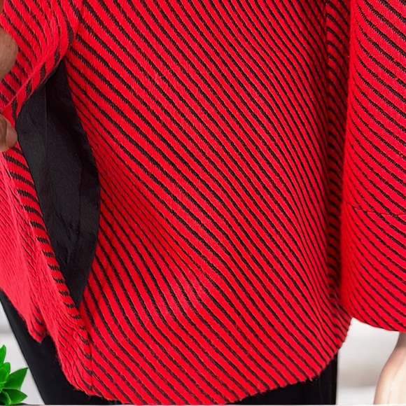 Protégé Montreal Lipstick Red & Black Ribbed Striped w/ 3-Quarter Sleeves Jacket - Picture 6 of 16
